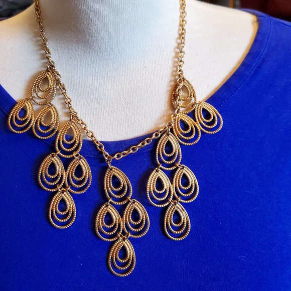 18" Gold Tone Collar Necklace Charming Charlie - Picture 1 of 5